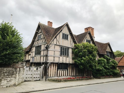 Hall's Croft er et nydelig 1600-tallshus, som var Shakespeares medgift til datteren Susanne. Foto: © ReisDit.no Stratford-upon-Avon, William Shakespeare, The Bard, middelalder, bindingsverk, Shakespeare’s Birthplace, Clopton Bridge, Anne Hathaway, Mary Arden, New Place, Hall’s Croft, John Hall, Holy Trinity Church