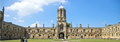 Den innvendige gårdsplassen i Christ Church College kalles Tom Quad. Foto: © Experience-Oxfordshire Oxford, Oxford University, Oxfordshire, Britain, England, College, Ashmolean Museum, High Street, Broad Street, Magdalen College, Christ Church, Broad Walk, Merton College, Merton Street, Radcliffe Square, Radcliffe Camera, All Souls College, Bodleian Library, Divinity School, Old School Quadrangle, Oxford Castle, Balliol College, Trinity College, St Edmund Hall, St Mary the Virgin, The Bear, Eagle and Child, Lamb and Flag