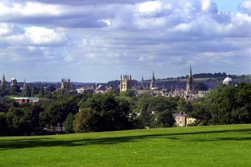 Har du først besøkt vidunderlige Oxford, så vi du gjøre mye for å kunne komme tilbake. oto: © Experience-Oxfordshire Oxford, Oxford University, Oxfordshire, Britain, England, College, Ashmolean Museum, High Street, Broad Street, Magdalen College, Christ Church, Broad Walk, Merton College, Merton Street, Radcliffe Square, Radcliffe Camera, All Souls College, Bodleian Library, Divinity School, Old School Quadrangle, Oxford Castle, Balliol College, Trinity College, St Edmund Hall, St Mary the Virgin, The Bear, Eagle and Child, Lamb and Flag