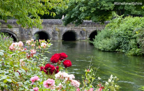 River Avon renner gjennom Salisbury i frodige omgivelser. Her ved middelalderbroen Crane Bridge. Foto: © www.visitwiltshire.co.uk Salisbury, Wiltshire, England, Cathedral, middelalder, english gothic, Old Sarum, St Thomas, Salisbury Plain, Stonehenge, Richard Poore, Butcher Row, Poultry Cross