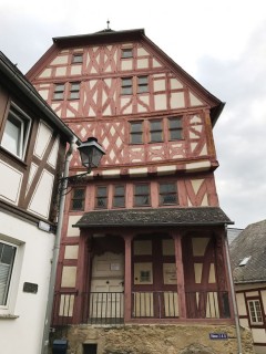 limburg-an-der-lahn-romer-gotisches-haus-2-4-6 Limburg an der Lahn, Domberg, Dom St Georg, Limburger Dom, Hessen, gotisk, romansk, middelalder, bindingsverk, Fischmarkt, Rossmarkt, Bischofsplatz, Plötze, Fachwerk-Strasse
