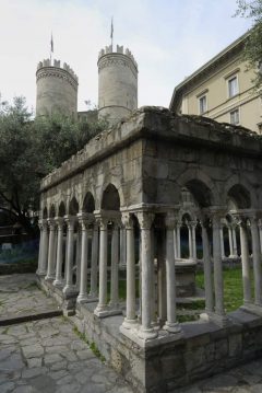 genova-liguria-nord-italia-torre Sant'Andrea fra 1100-tallet med Porta Soprana, Genova, Unescos liste over Verdensarven, middelalder, gotikken, renessanse-arkitektur, Liguria, Nord-Italia, Italia