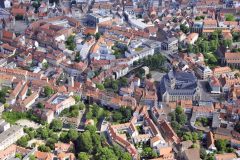 erfurt-altstadt-flyfoto Erfurt, Thüringen, Tyskland, middelalder, Krämerbrücke, Domplatz, Dom St. Marien, St. Severikircher, Fischmarkt, Kleinmarkt, Alte Synagoge, Martin Luther, Augustinerkloster, Anger, Angermuseum, Zitadelle Petersberg, Marktstrasse