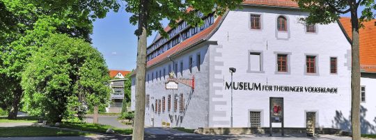 erfurt-museum-fuer-volkskunde-thuringen Erfurt, Thüringen, Tyskland, middelalder, Krämerbrücke, Domplatz, Dom St. Marien, St. Severikircher, Fischmarkt, Kleinmarkt, Michaelisstrasse, Alte Synagoge, Mikwe, Martin Luther, Augustinerkloster, Anger, Angermuseum, Alte Mühle, Zitadelle Petersberg, Marktstrasse, Erfurter Schatz, Haus zum Stockfisch